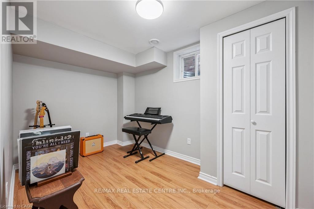 88 Fletcher Circle, Waterloo, Ontario  N3C 0B6 - Photo 31 - X12456084