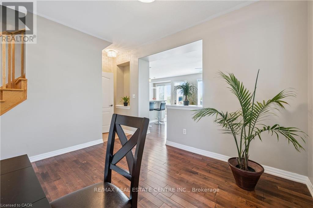 88 Fletcher Circle, Waterloo, Ontario  N3C 0B6 - Photo 7 - X12456084