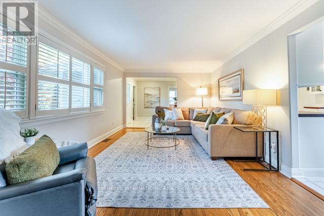 32 Parker Avenue, Hamilton, Ontario  L9G 1A7 - Photo 6 - X12456094