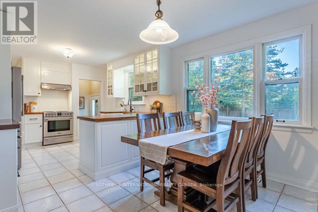 32 Parker Avenue, Hamilton, Ontario  L9G 1A7 - Photo 8 - X12456094