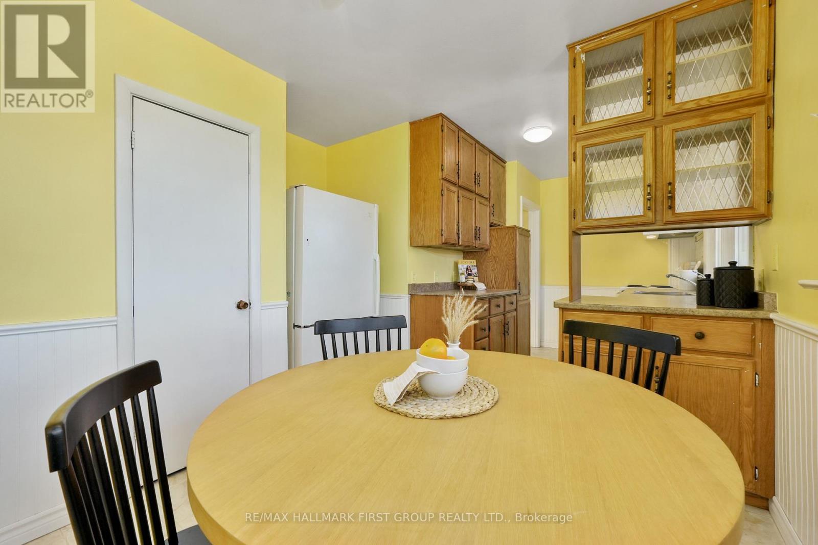 323 Nickerson Drive, Cobourg, Ontario  K9A 1A7 - Photo 12 - X12456128