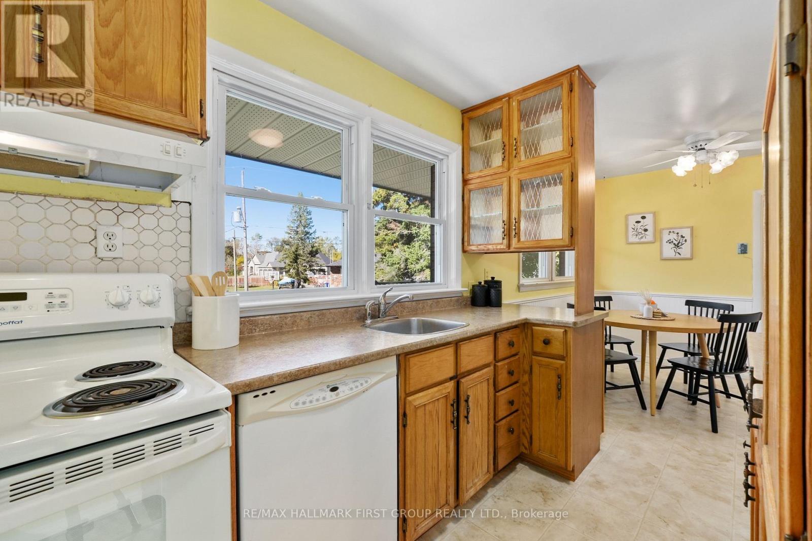 323 Nickerson Drive, Cobourg, Ontario  K9A 1A7 - Photo 15 - X12456128