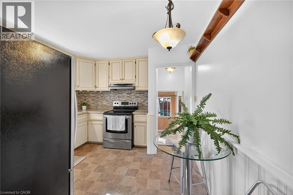 238 East 43rd Street, Hamilton, Ontario  L8T 3C5 - Photo 11 - 40778021