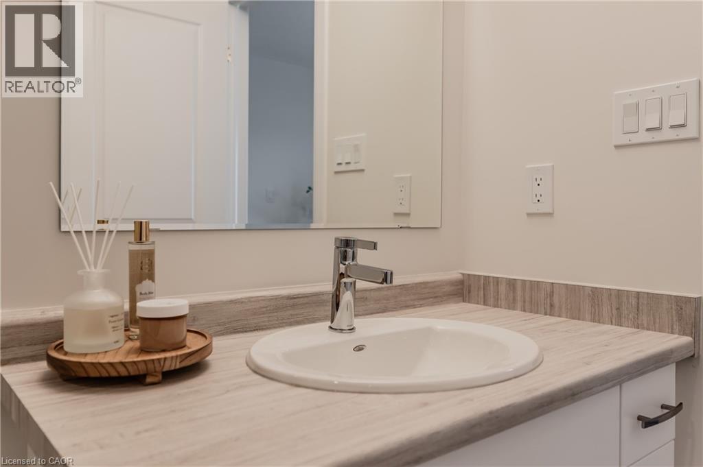 704 Benninger Drive, Kitchener, Ontario  N2E 0H8 - Photo 14 - 40774222