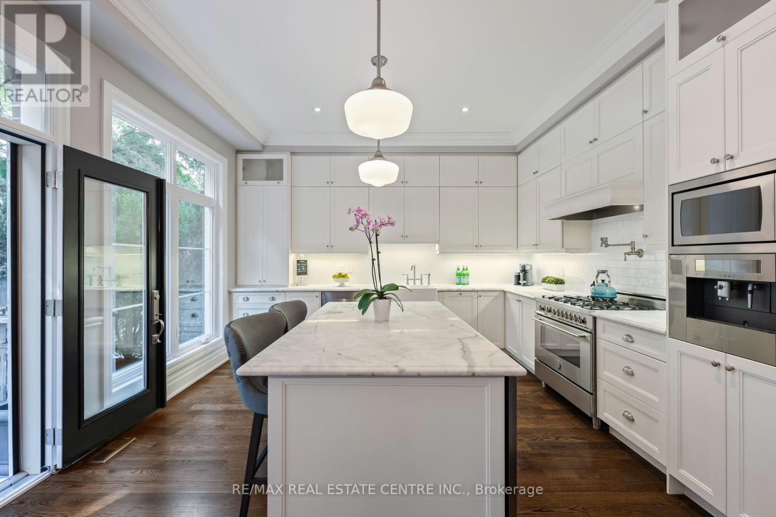 14 St. Phillips Road, Toronto, Ontario  M9P 2N6 - Photo 19 - W12407129
