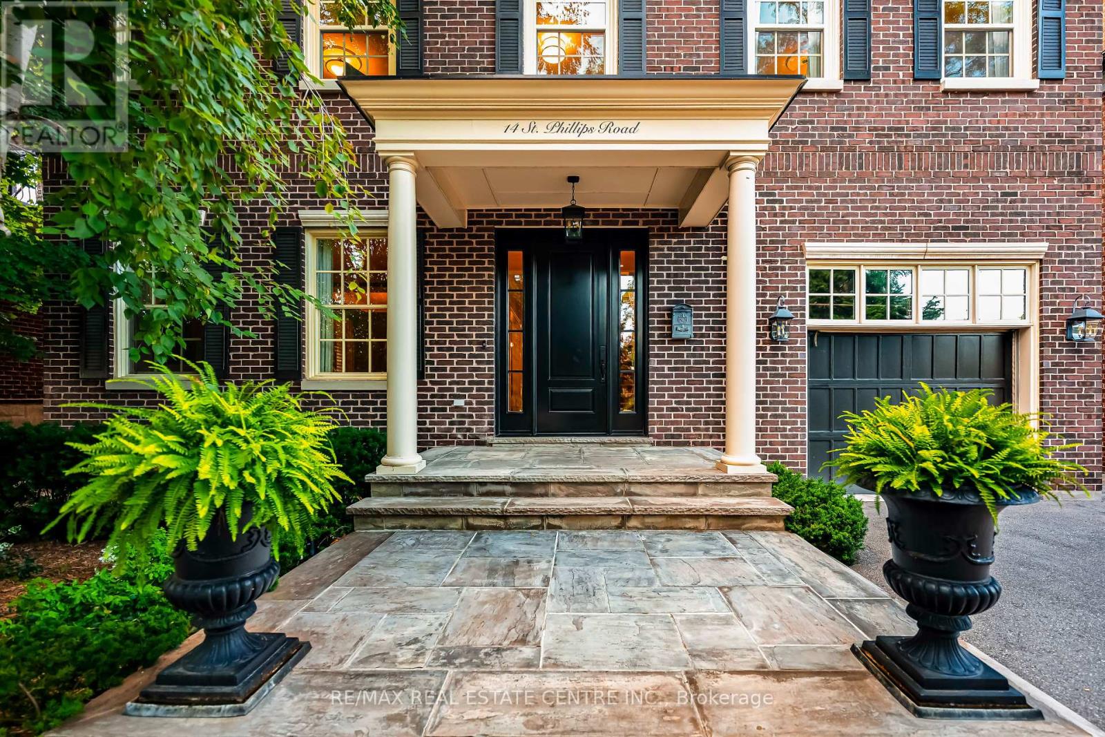 14 St. Phillips Road, Toronto, Ontario  M9P 2N6 - Photo 4 - W12407129