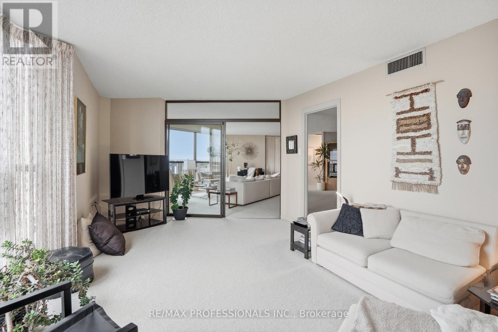 1806 - 2010 Islington Avenue, Toronto, Ontario  M9P 3S8 - Photo 13 - W12448086