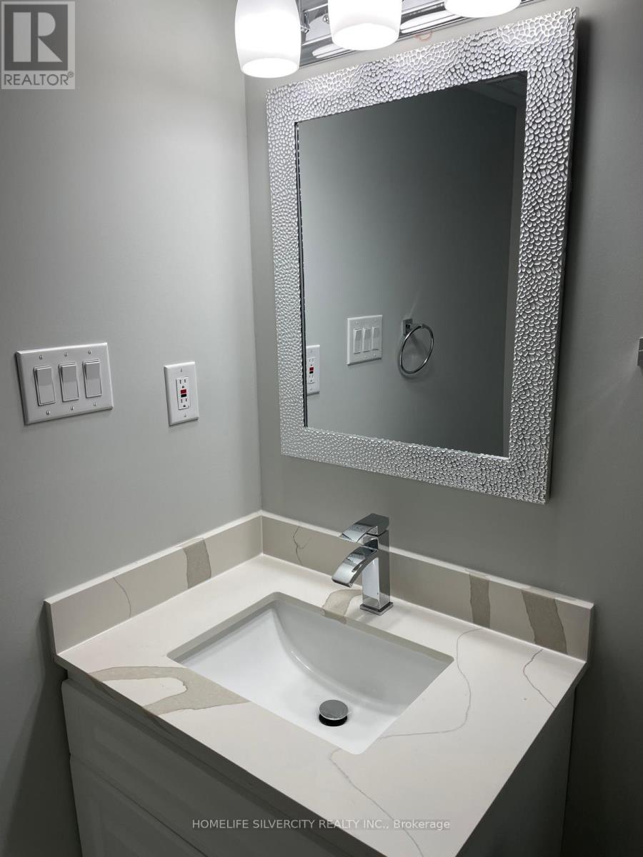 25 Seymour Road, Brampton, Ontario  L6R 0B3 - Photo 7 - W12455094