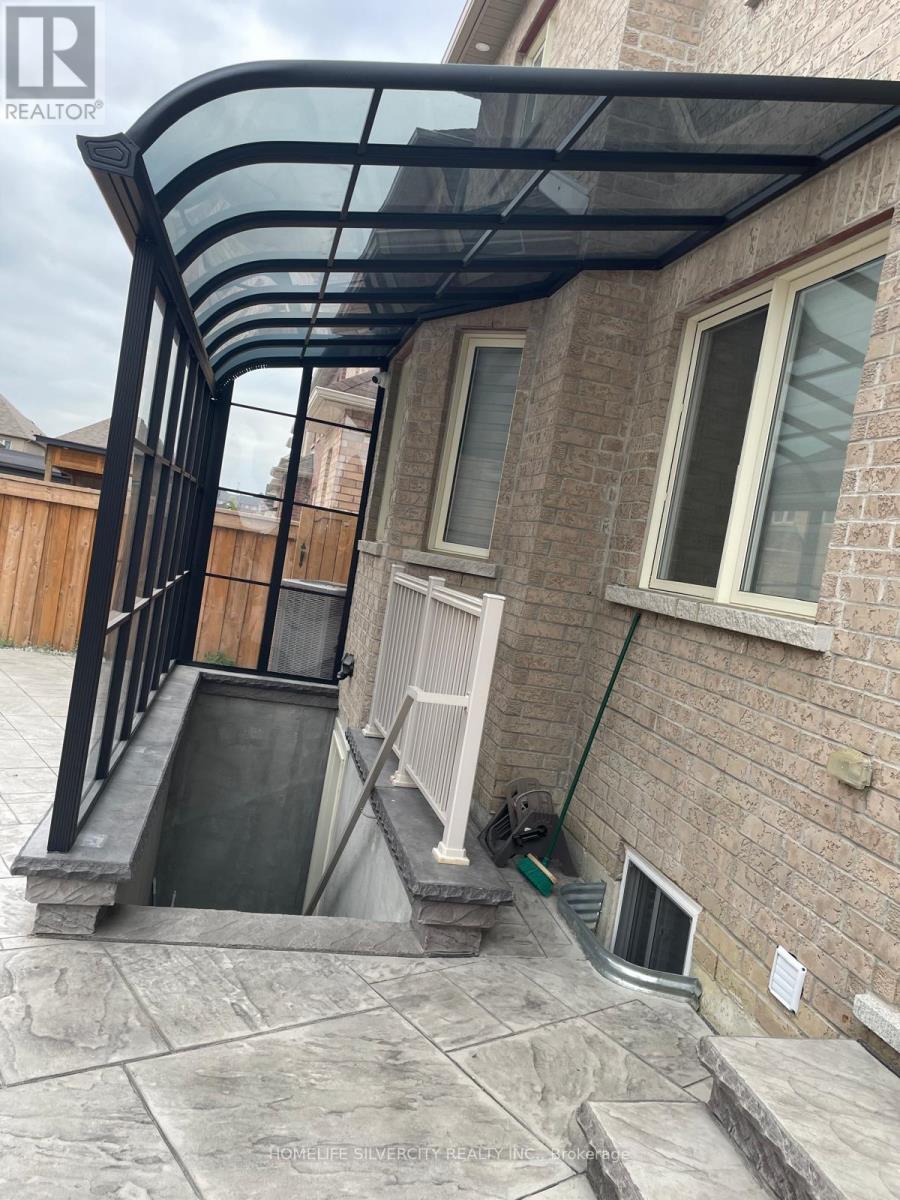 25 SEYMOUR ROAD, Brampton, Ontario