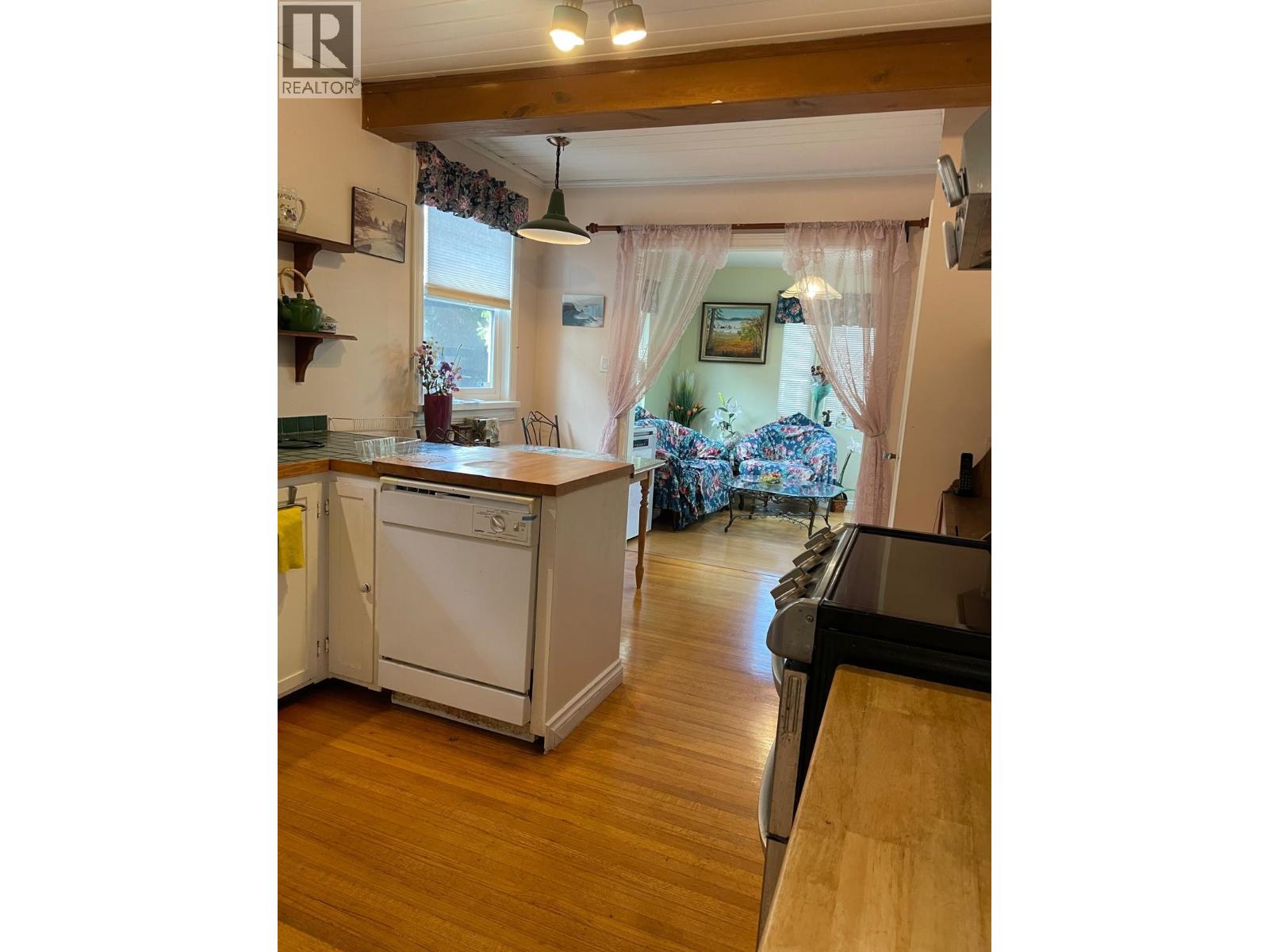 6435 Neville Street, Burnaby, British Columbia  V5C 3H6 - Photo 4 - R3057361