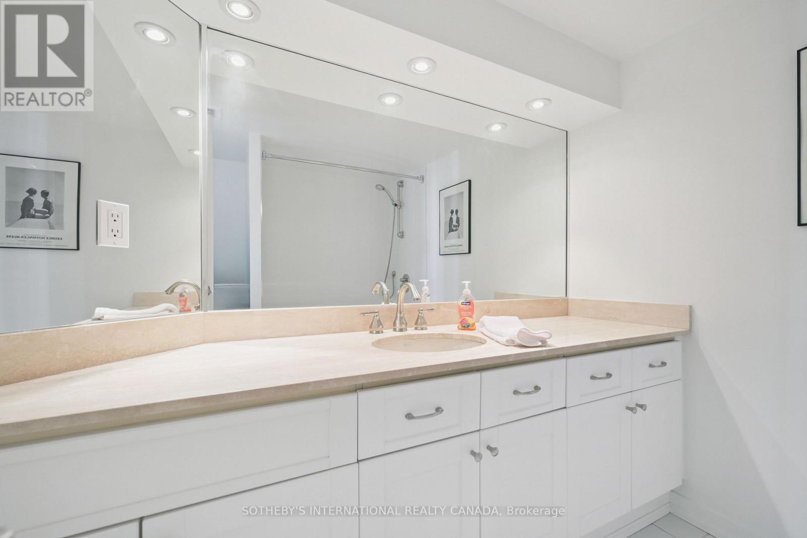 1104 - 130 Carlton Street, Toronto, Ontario  M5A 4K3 - Photo 37 - C12454512