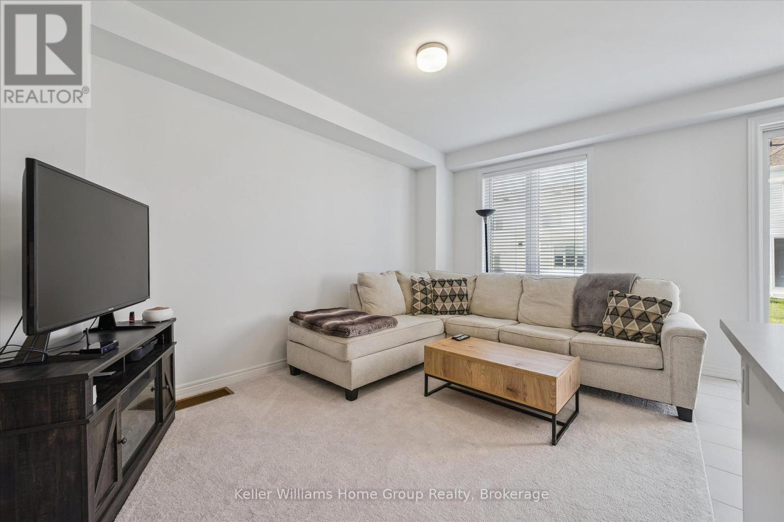 13 Edminston Drive, Centre Wellington, Ontario  N1M 0J3 - Photo 11 - X12442403