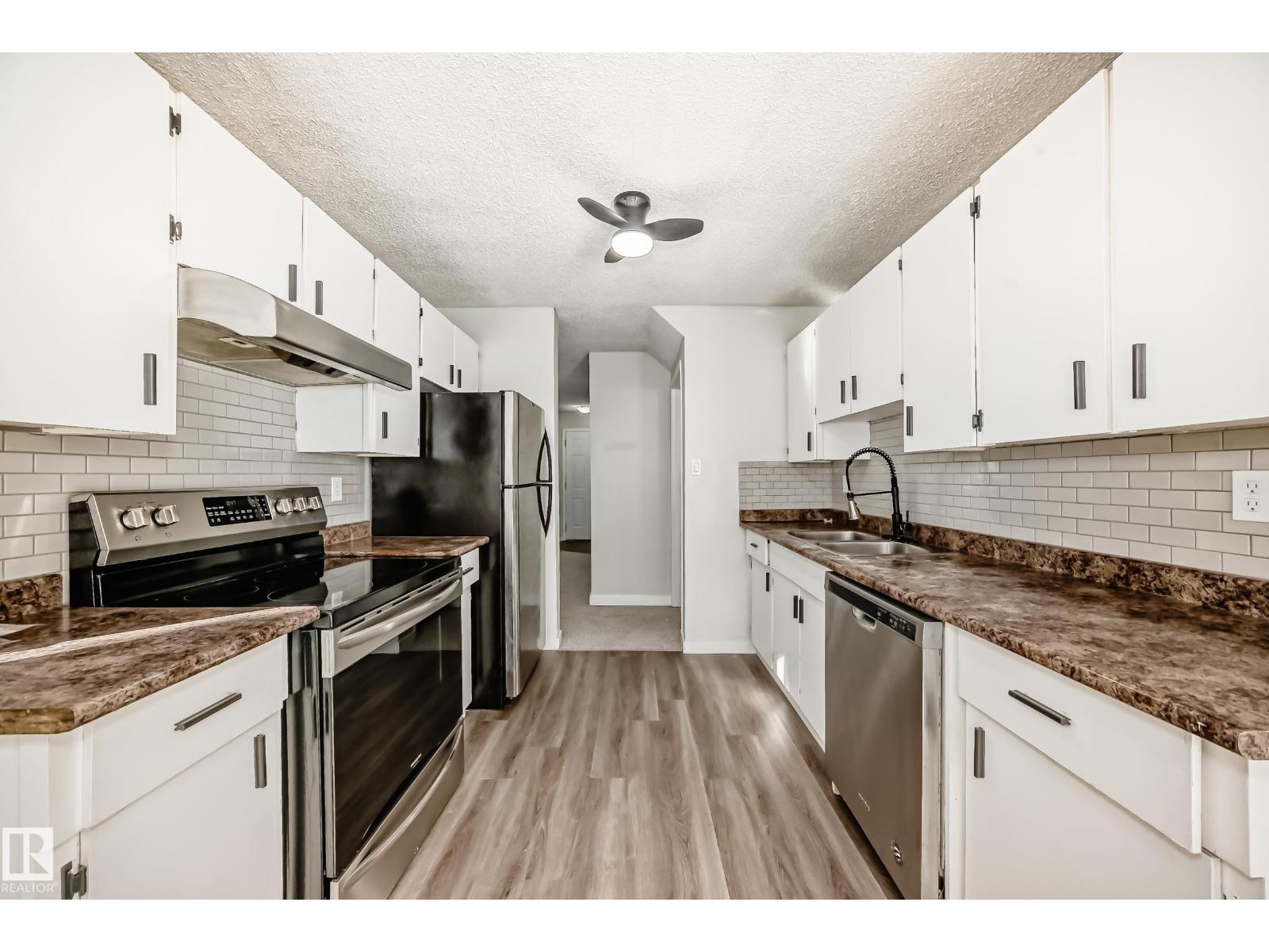 #17 1651 46 St Nw, Edmonton, Alberta  T6L 5H2 - Photo 1 - E4461638