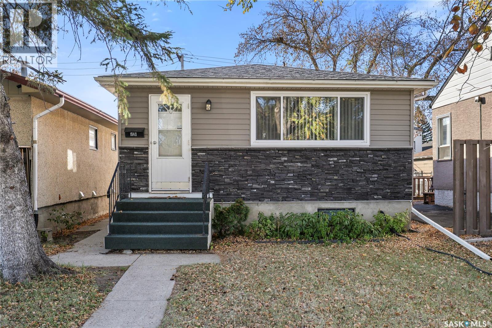 1940 York Street, Regina, Saskatchewan  S4T 4R4 - Photo 1 - SK020594