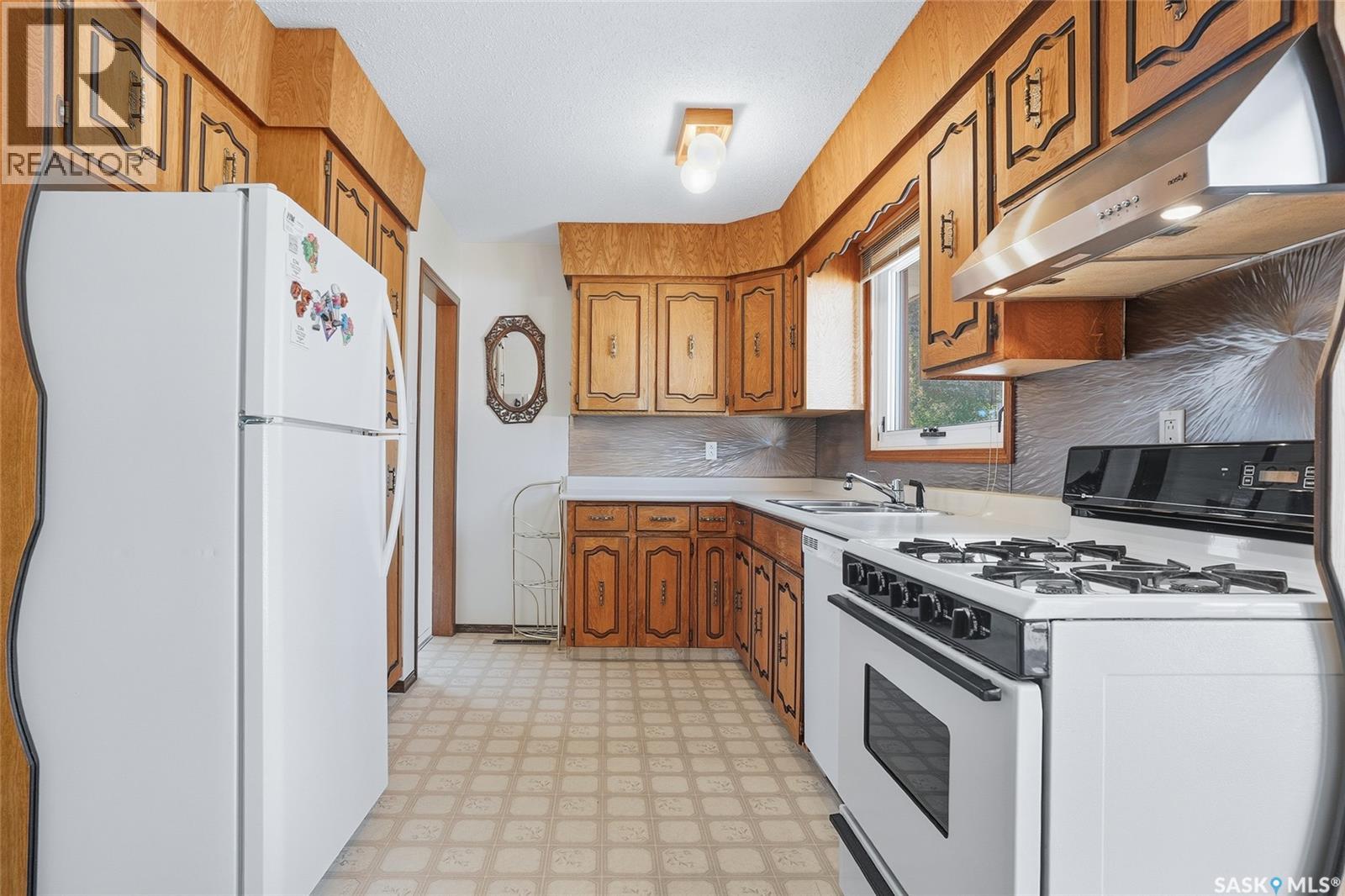 421 Winnipeg Avenue S, Saskatoon, Saskatchewan  S7M 3M6 - Photo 10 - SK020376