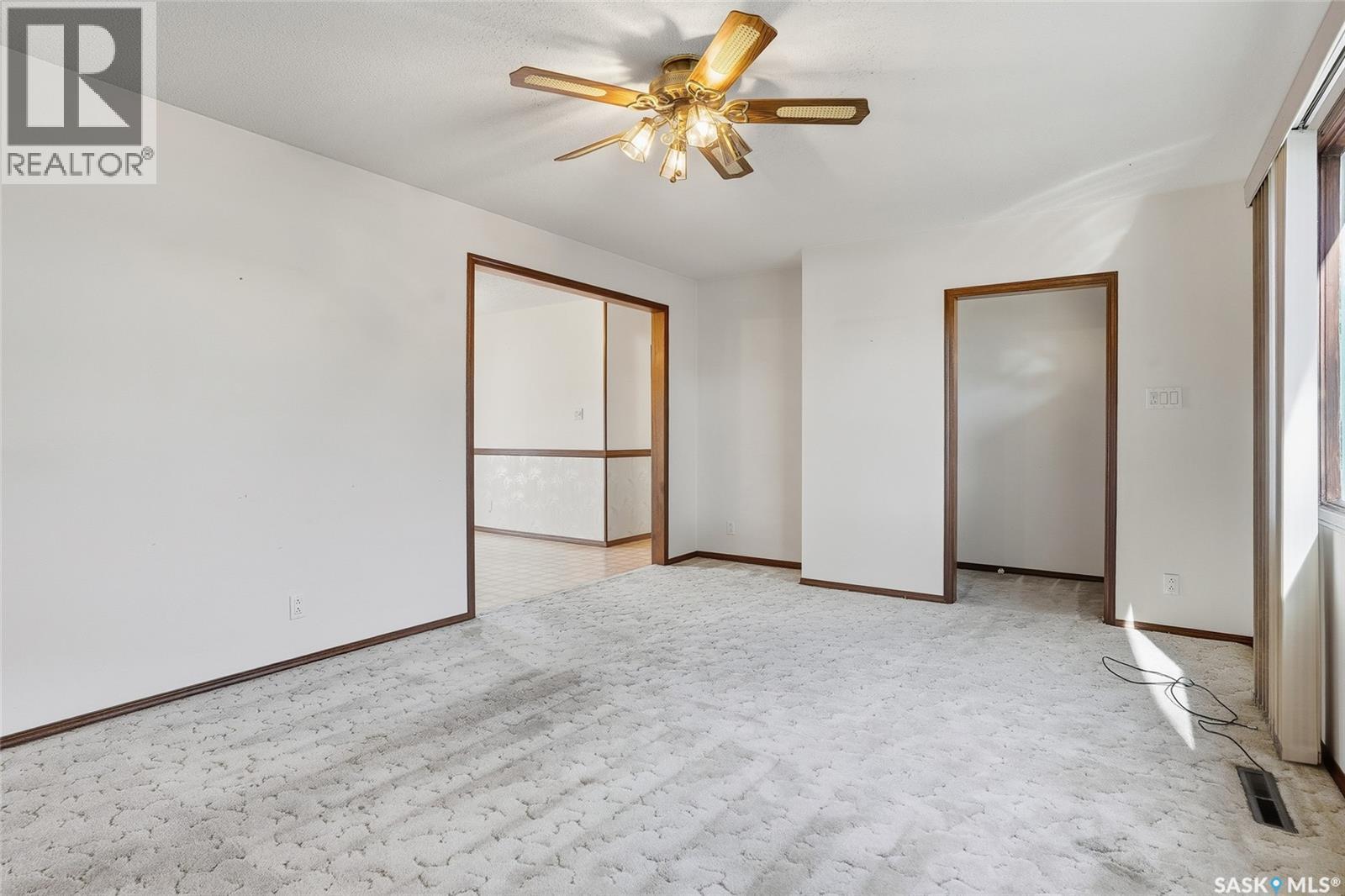 421 Winnipeg Avenue S, Saskatoon, Saskatchewan  S7M 3M6 - Photo 7 - SK020376