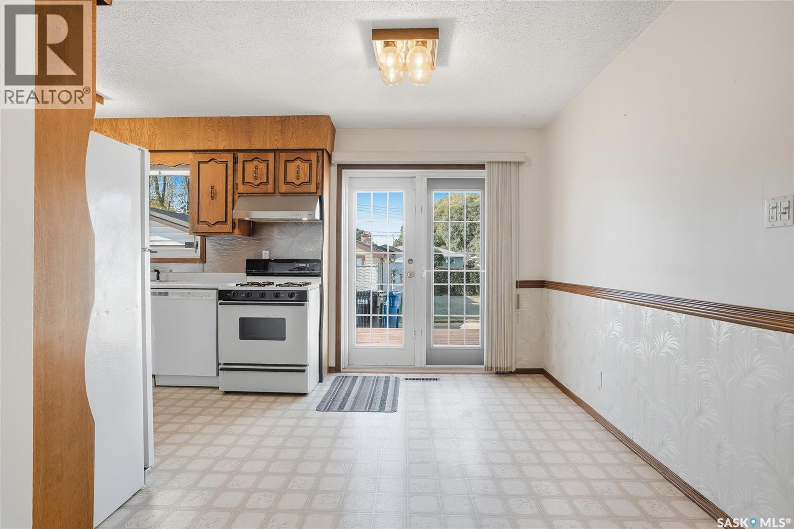 421 Winnipeg Avenue S, Saskatoon, Saskatchewan  S7M 3M6 - Photo 8 - SK020376