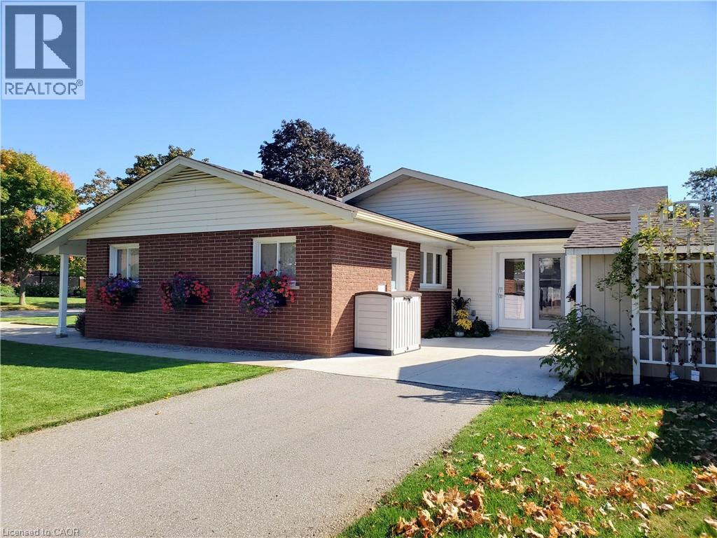 7 Crosby Drive, Kitchener, Ontario  N2B 2K6 - Photo 4 - 40778180
