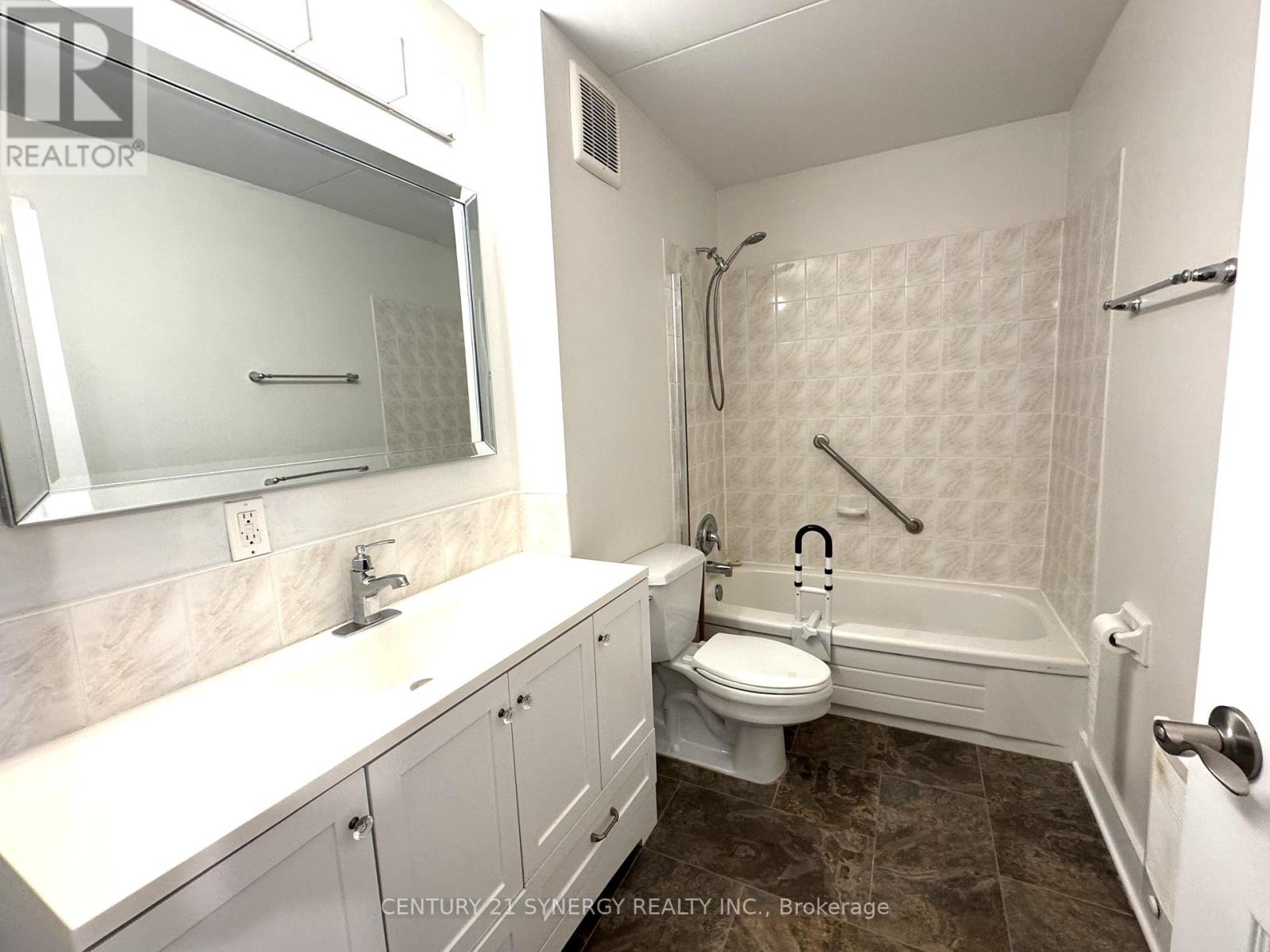 119 - 235 Water Street, Prescott, Ontario  K0E 1T0 - Photo 19 - X12191241