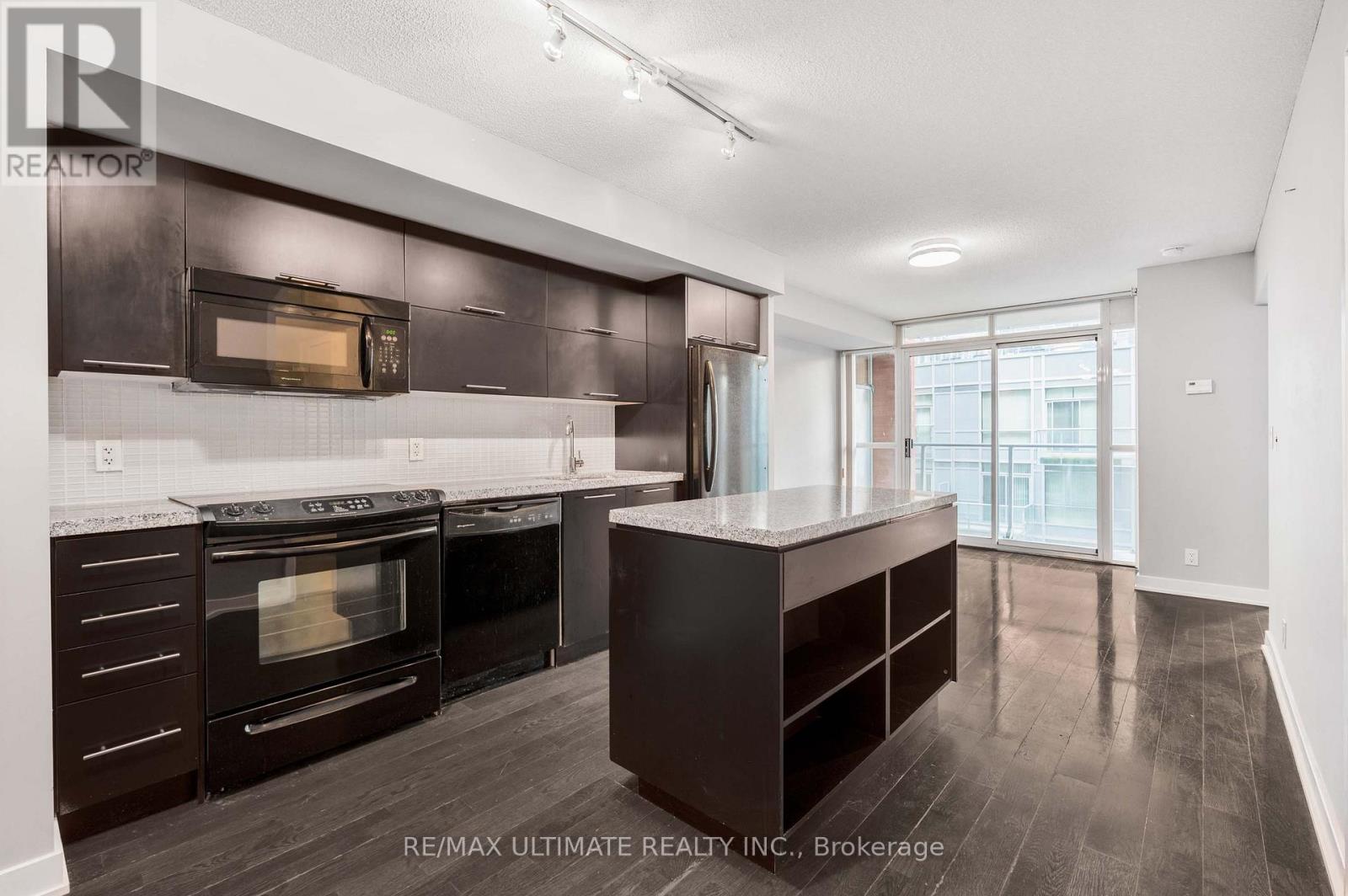 615 - 21 NELSON STREET, Toronto, Ontario
