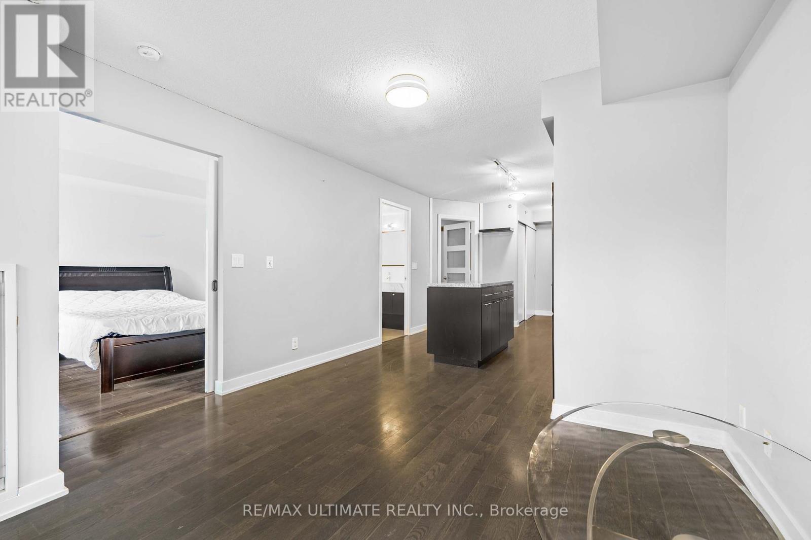 615 - 21 Nelson Street, Toronto, Ontario  M5V 1T8 - Photo 11 - C12456266