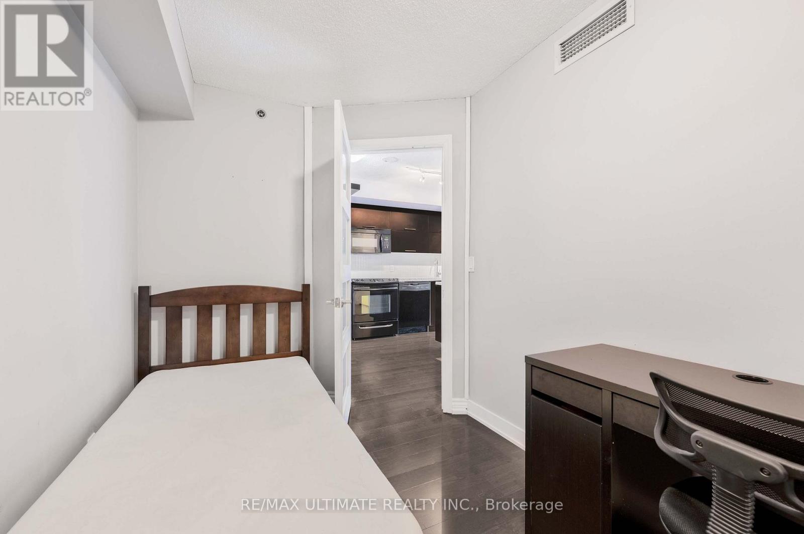 615 - 21 Nelson Street, Toronto, Ontario  M5V 1T8 - Photo 13 - C12456266