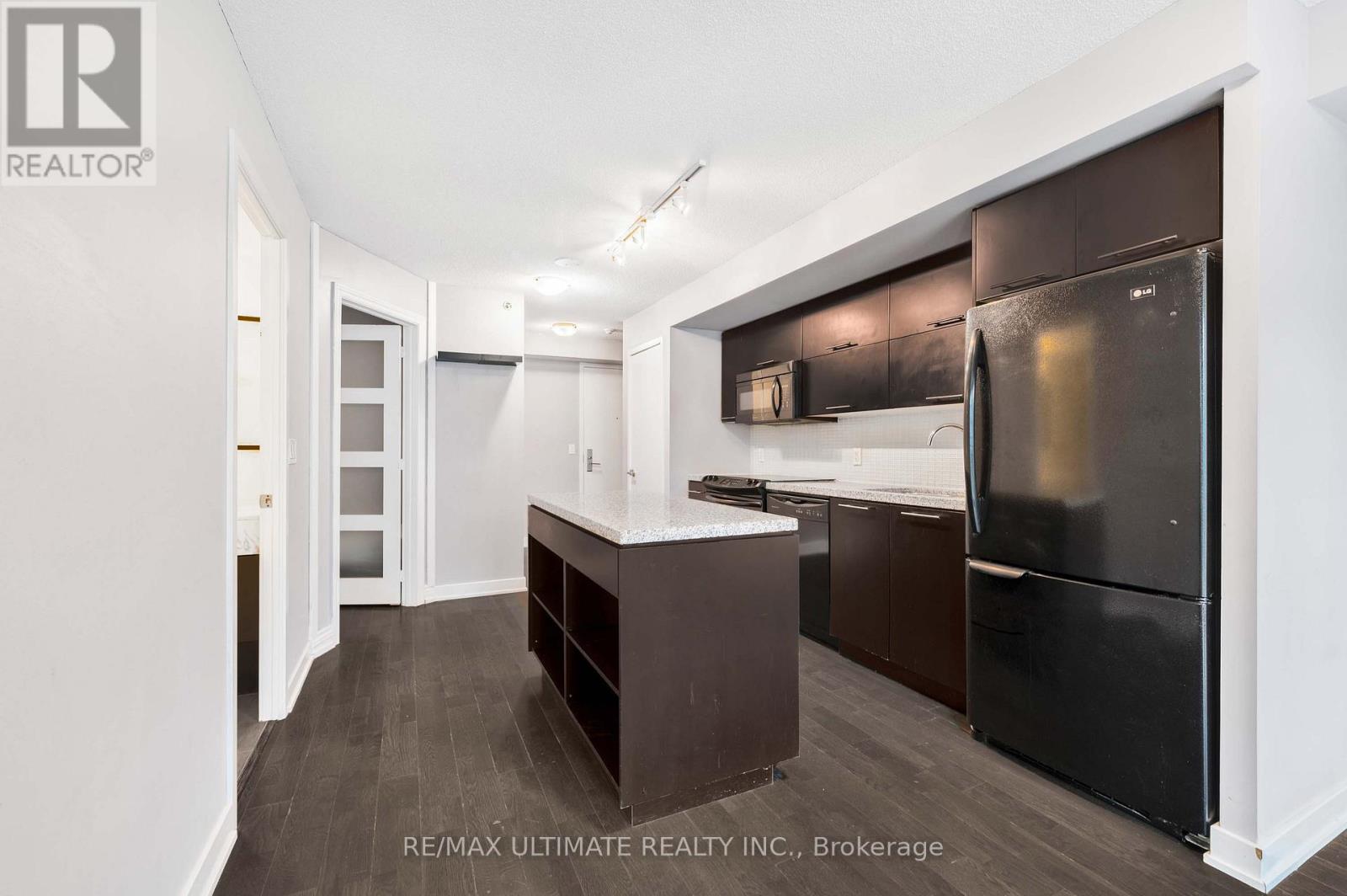 615 - 21 Nelson Street, Toronto, Ontario  M5V 1T8 - Photo 3 - C12456266