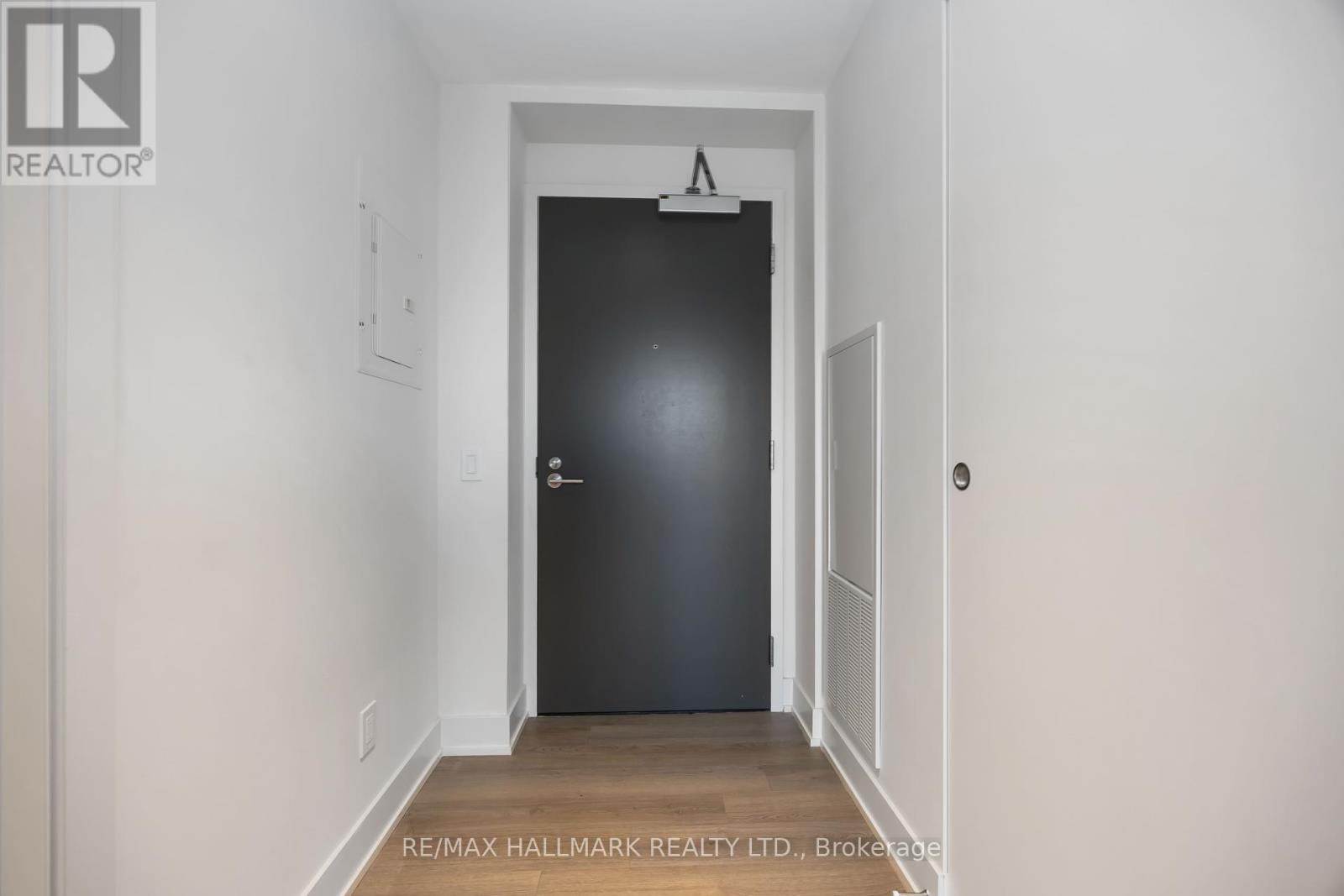 1403 - 8 Cumberland Street, Toronto (Annex), Ontario  M4W 0B6 - Photo 7 - C12456273