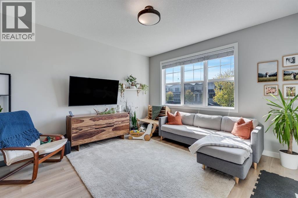 154 Creekside Drive Sw, Calgary, Alberta  T2X 4A8 - Photo 5 - A2259361