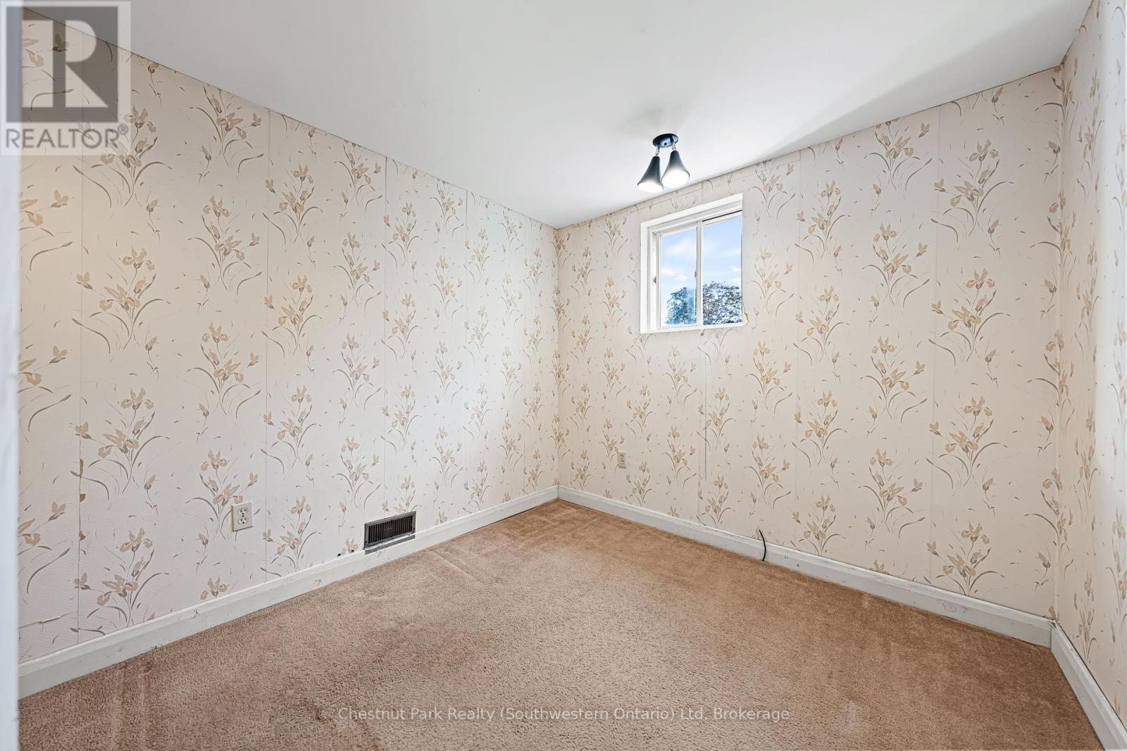 29 Ridgewood Avenue, Waterloo, Ontario  N2H 4L1 - Photo 29 - X12456320