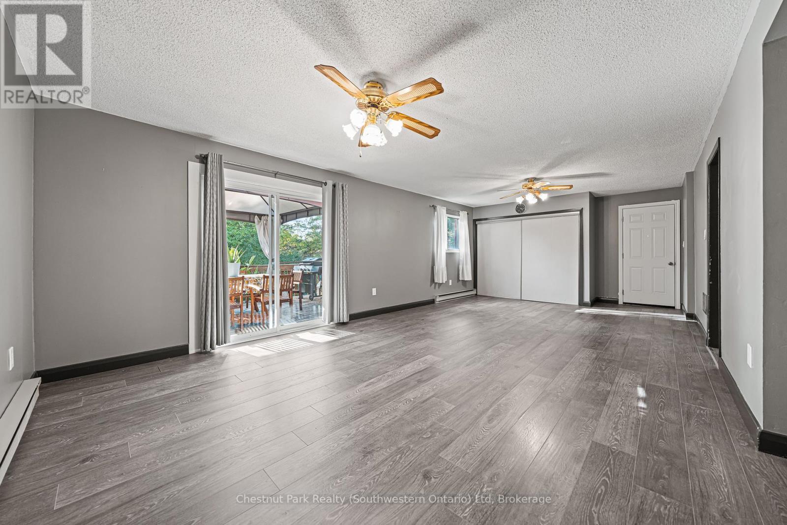 29 Ridgewood Avenue, Waterloo, Ontario  N2H 4L1 - Photo 4 - X12456320