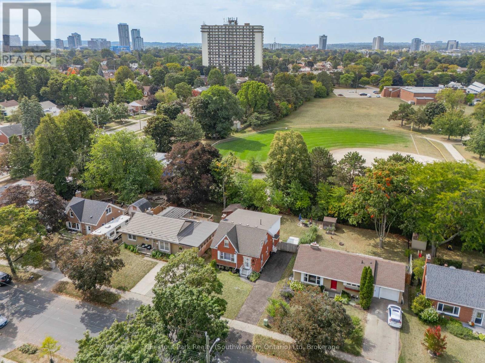 29 Ridgewood Avenue, Waterloo, Ontario  N2H 4L1 - Photo 47 - X12456320
