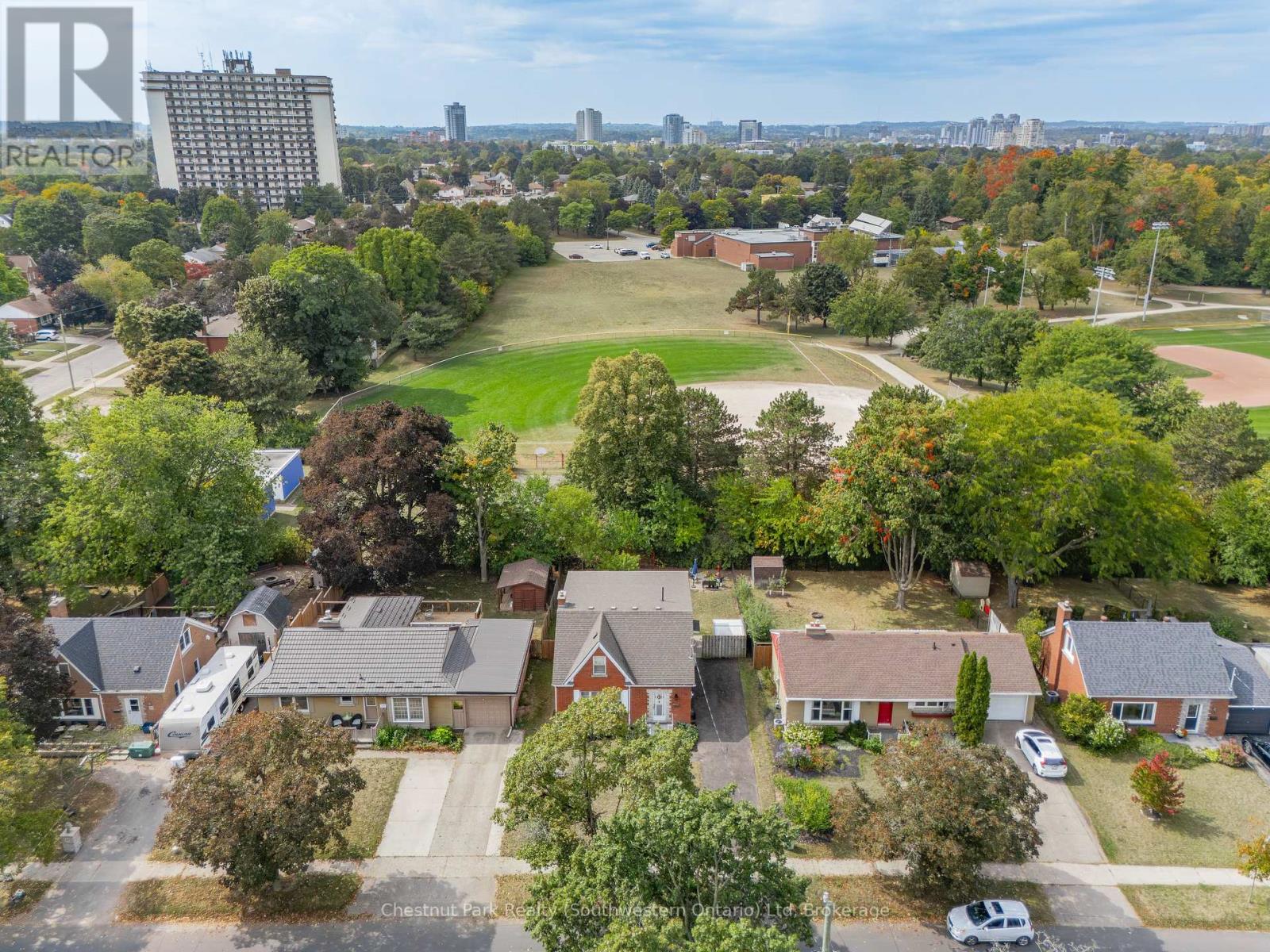 29 Ridgewood Avenue, Waterloo, Ontario  N2H 4L1 - Photo 48 - X12456320