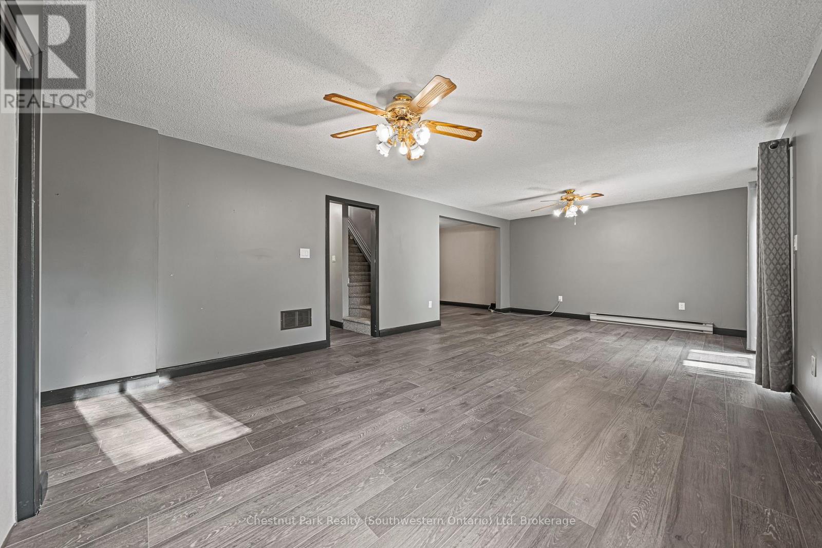 29 Ridgewood Avenue, Waterloo, Ontario  N2H 4L1 - Photo 7 - X12456320