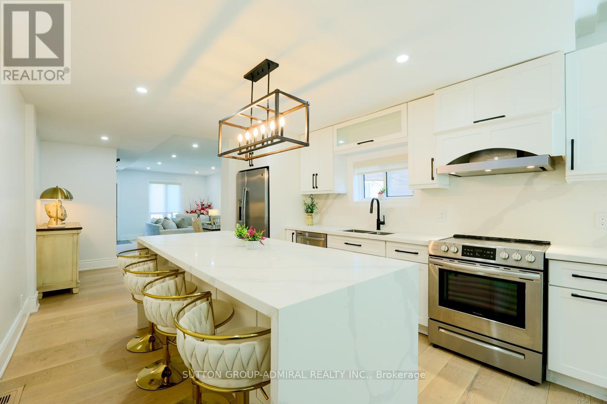 70 Carlaw Avenue, Toronto, Ontario  M4M 2R7 - Photo 19 - E12456212