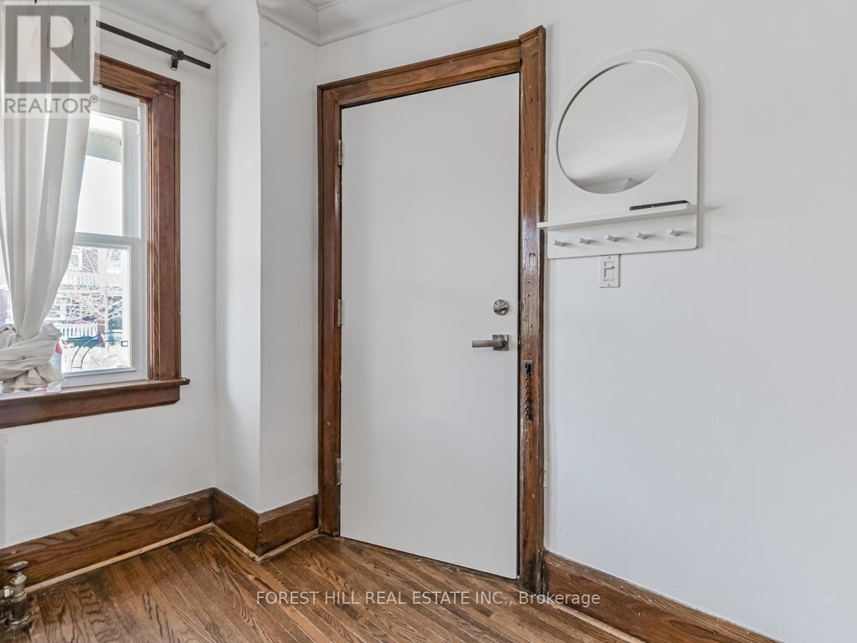 Main - 27 Scarboro Beach Boulevard E, Toronto, Ontario  M4E 2W9 - Photo 4 - E12456257