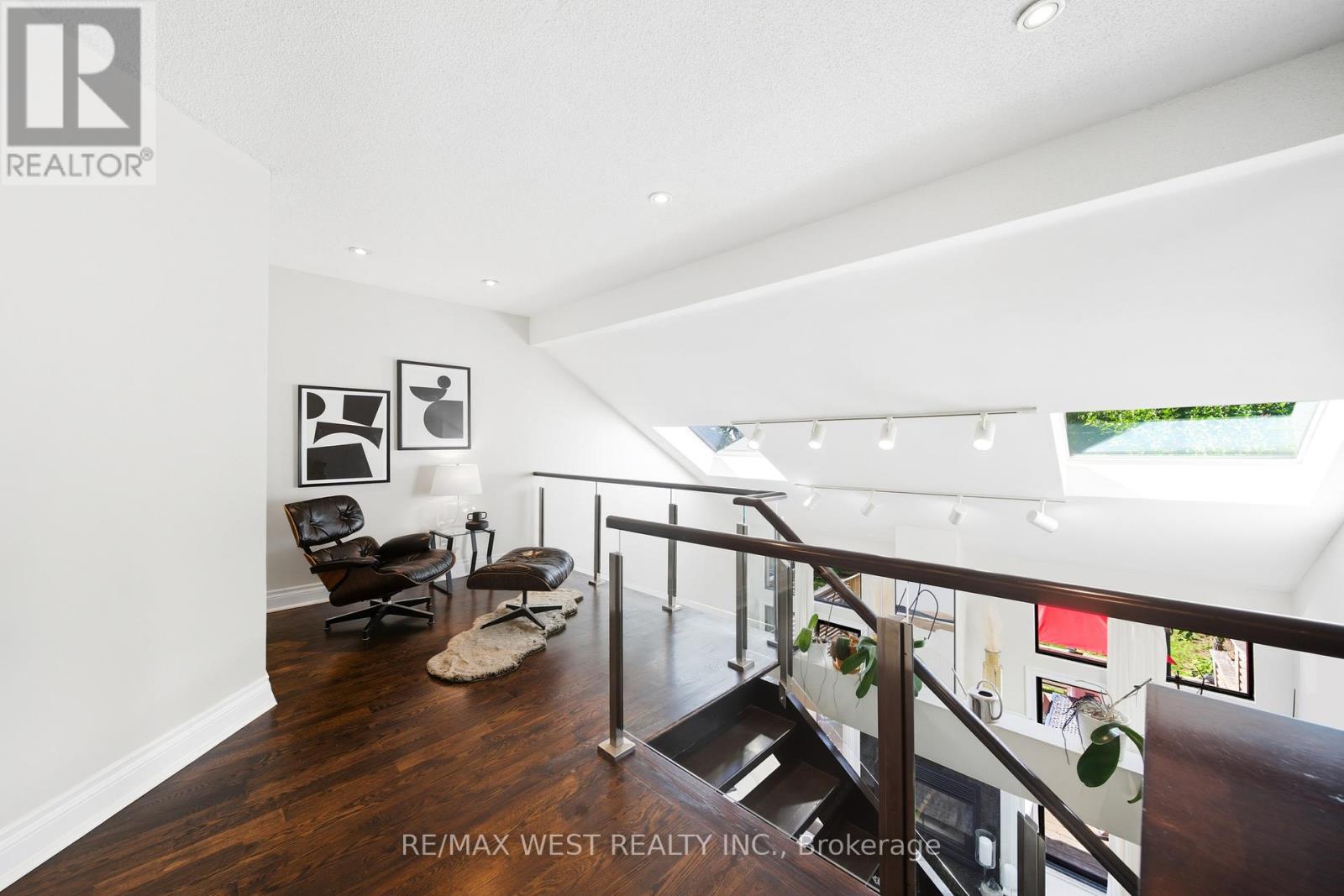 192 Pacific Avenue, Toronto, Ontario  M6P 2P5 - Photo 19 - W12452583