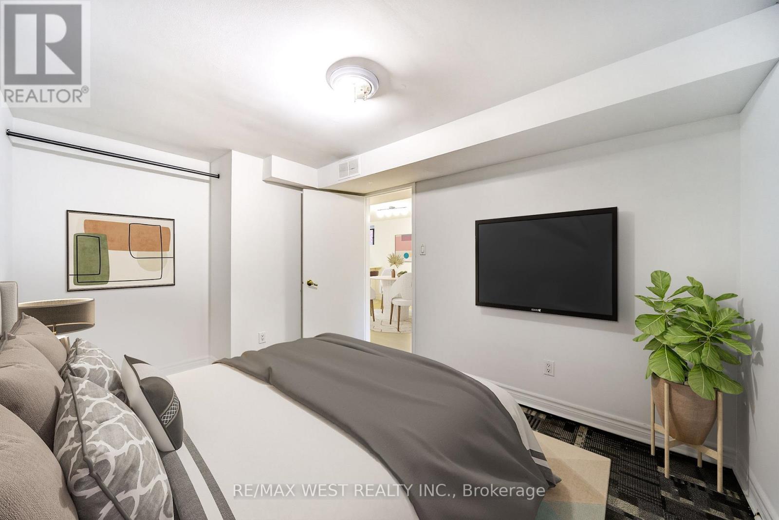 192 Pacific Avenue, Toronto, Ontario  M6P 2P5 - Photo 32 - W12452583