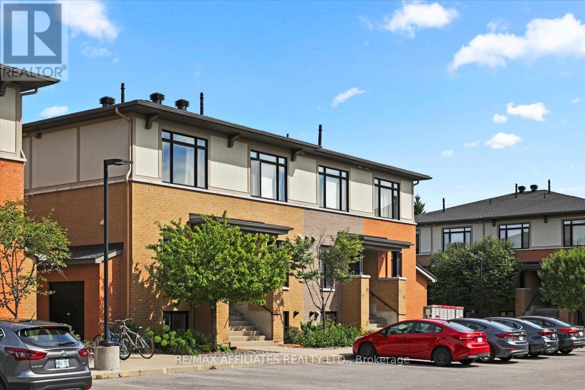 3 - 23 Bergeron Private, Ottawa, Ontario  K1C 0C2 - Photo 2 - X12456295