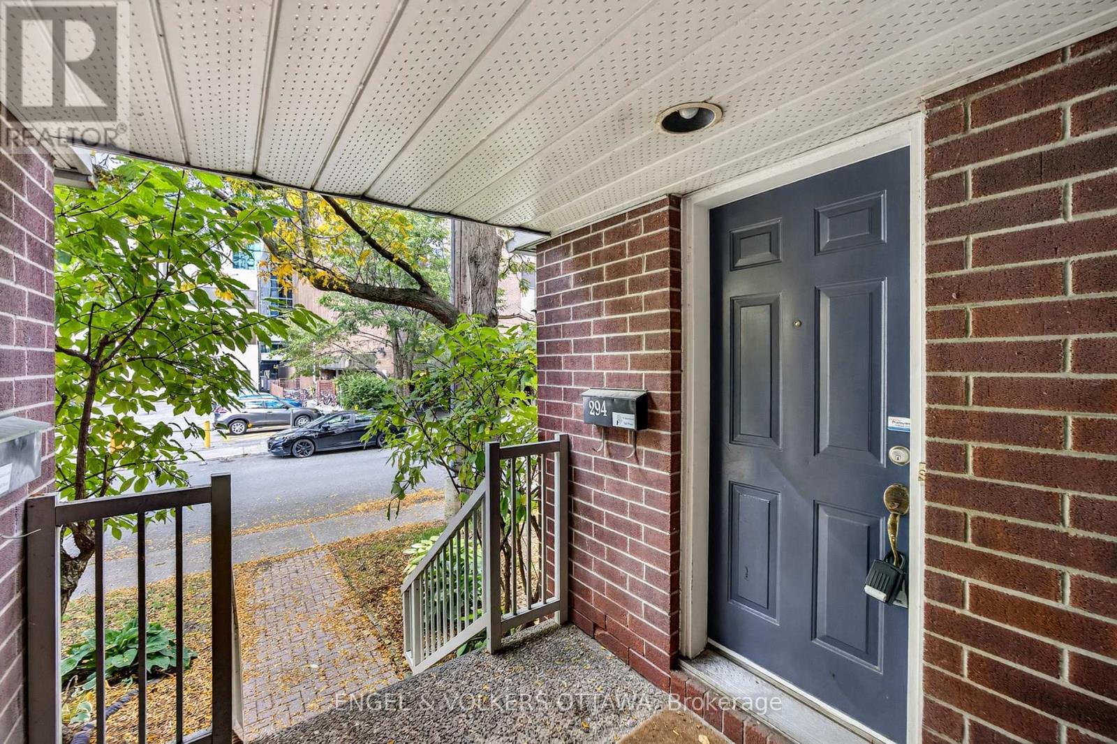 294 - 294 Gloucester Street, Ottawa, Ontario  K1R 5E4 - Photo 5 - X12456382