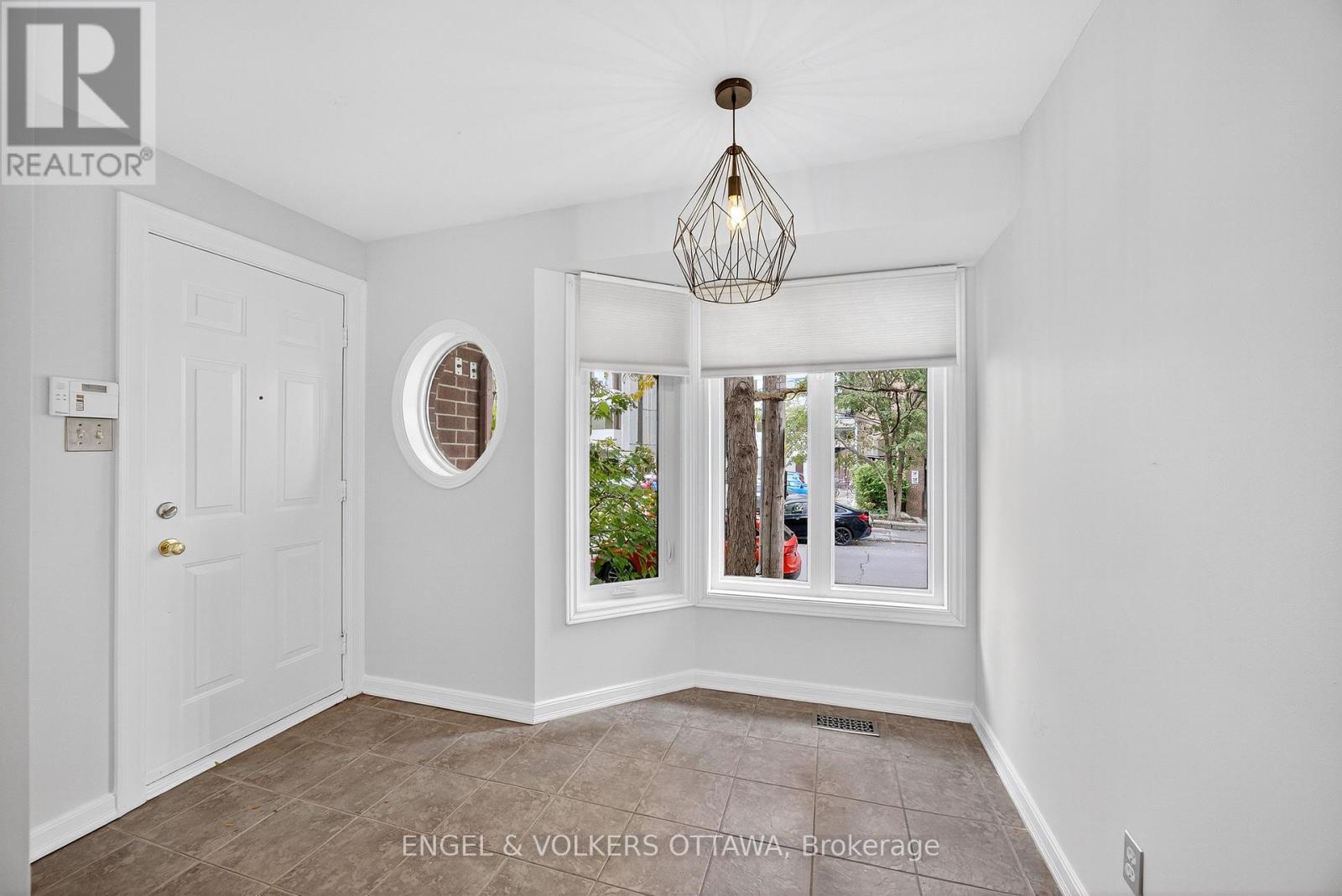 294 - 294 Gloucester Street, Ottawa, Ontario  K1R 5E4 - Photo 6 - X12456382
