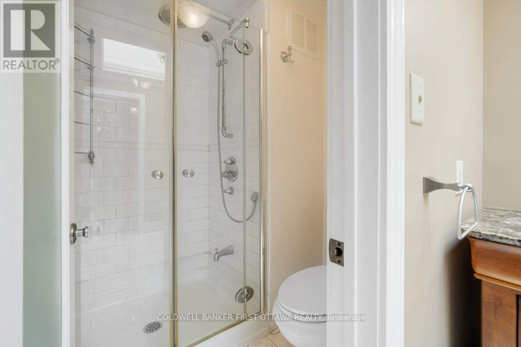 543 Besserer Street, Ottawa, Ontario  K1N 6C6 - Photo 22 - X12456394