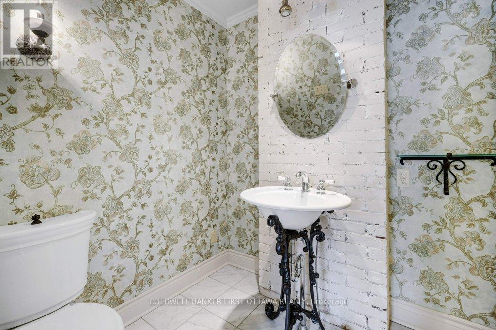 543 Besserer Street, Ottawa, Ontario  K1N 6C6 - Photo 24 - X12456394