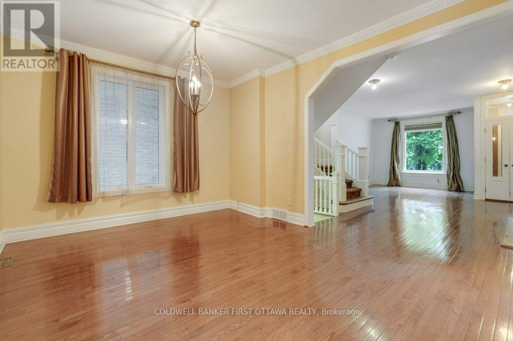 543 Besserer Street, Ottawa, Ontario  K1N 6C6 - Photo 7 - X12456394