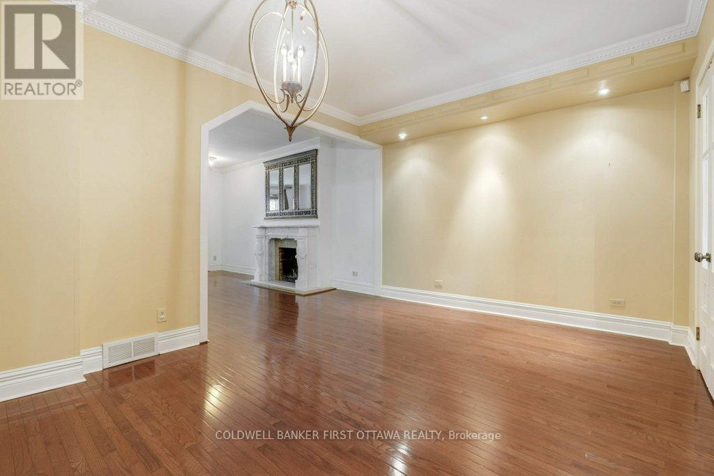 543 Besserer Street, Ottawa, Ontario  K1N 6C6 - Photo 9 - X12456394