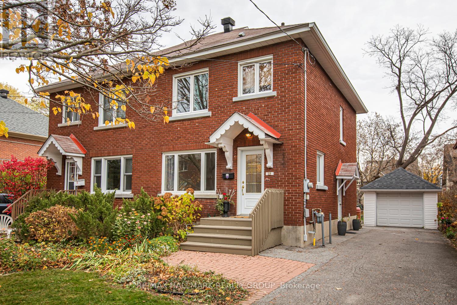519 Cole Avenue, Ottawa, Ontario  K2A 2B2 - Photo 1 - X12456432