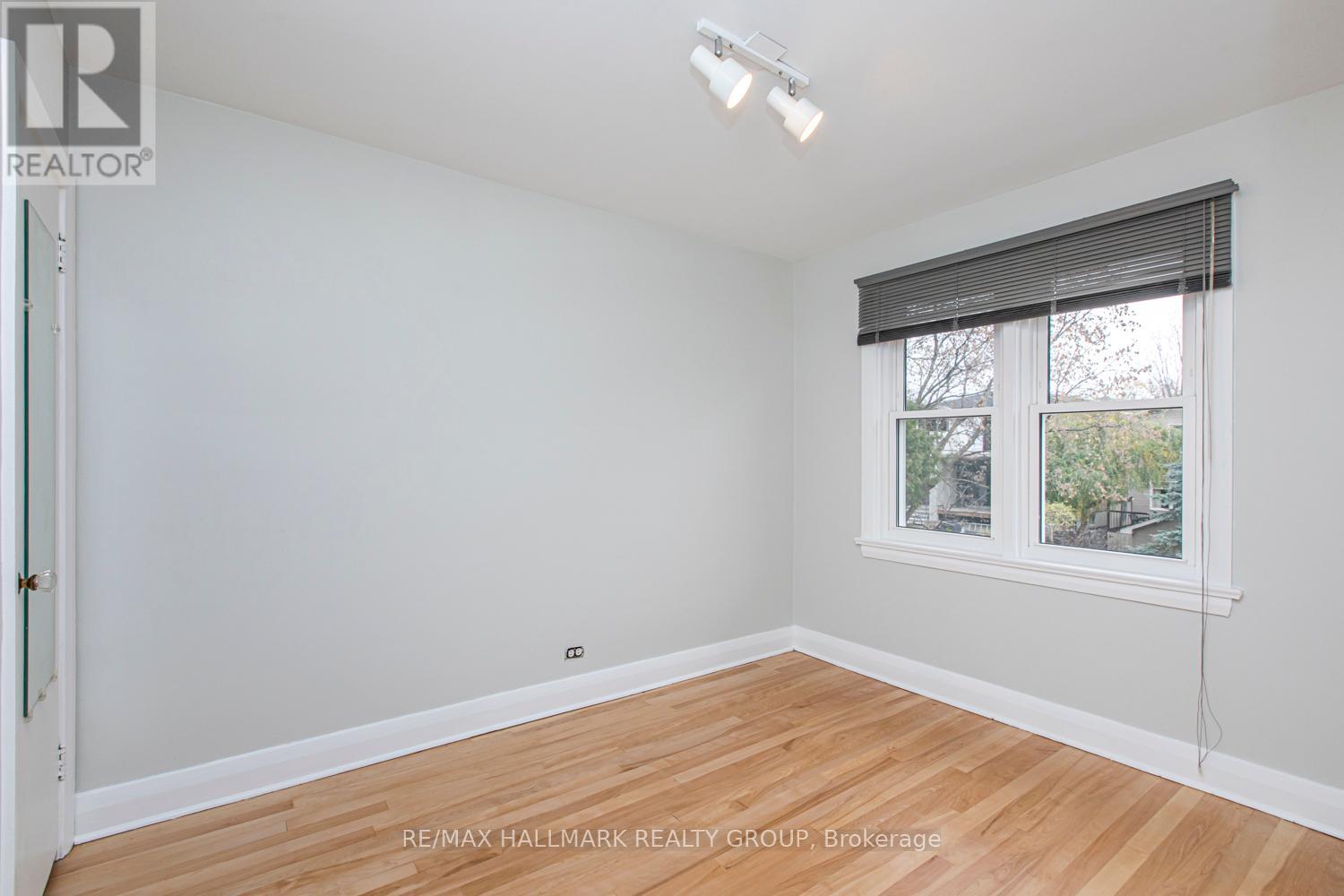 519 Cole Avenue, Ottawa, Ontario  K2A 2B2 - Photo 12 - X12456432