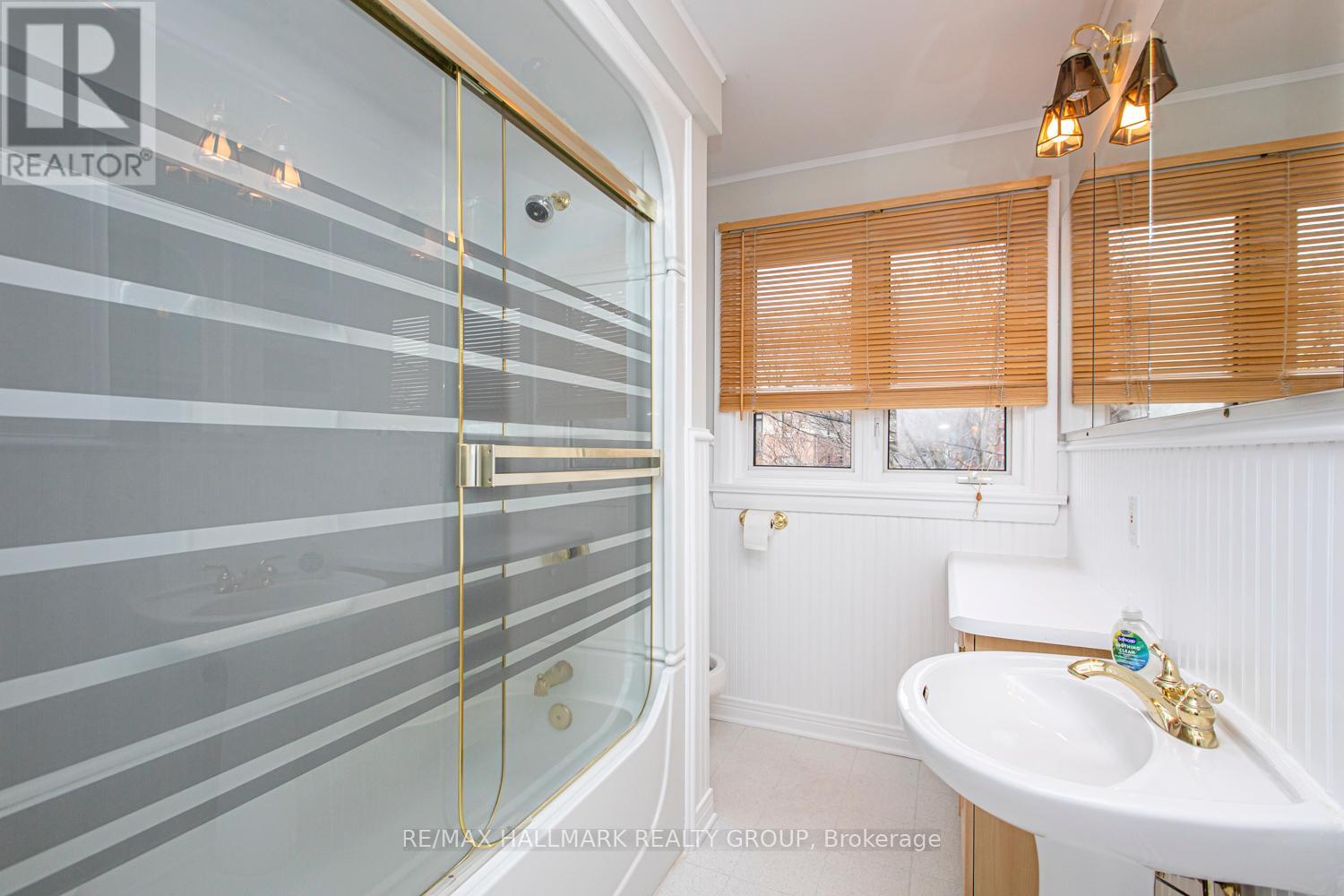 519 Cole Avenue, Ottawa, Ontario  K2A 2B2 - Photo 13 - X12456432