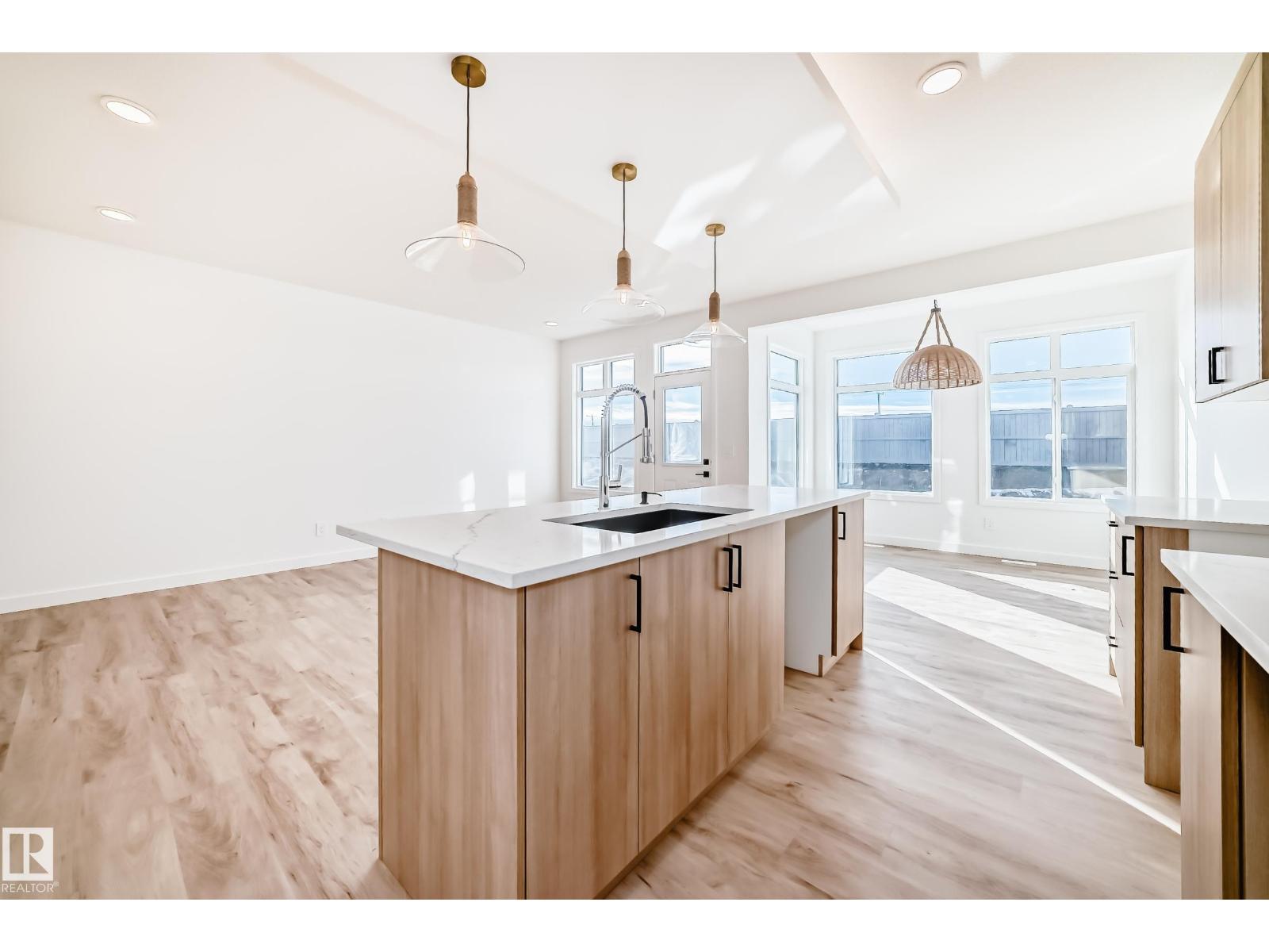 8211 Kiriak Lo Sw, Edmonton, Alberta  T6W 5S2 - Photo 3 - E4461639