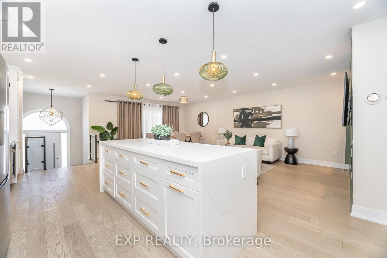 7 Boyne Highlands Court, Vaughan, Ontario  L4K 1K4 - Photo 11 - N12456254